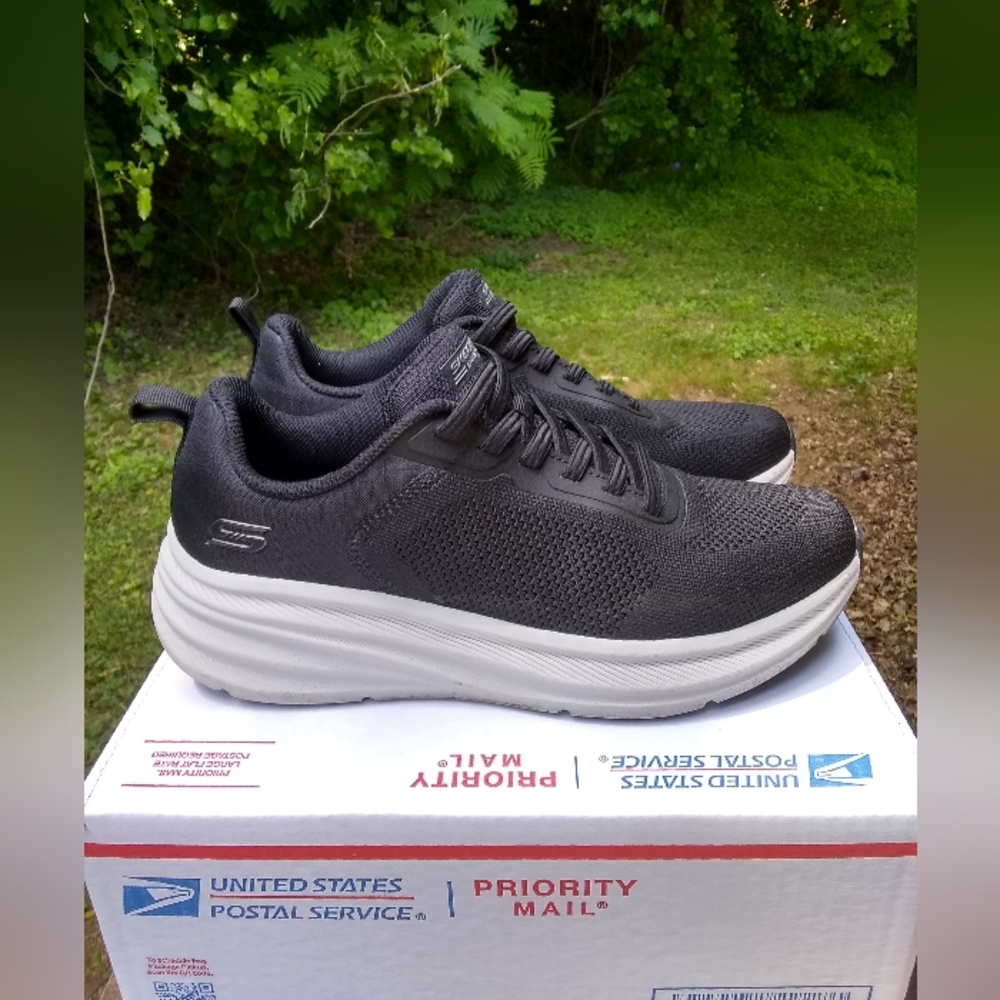 Sketchers Sneakers